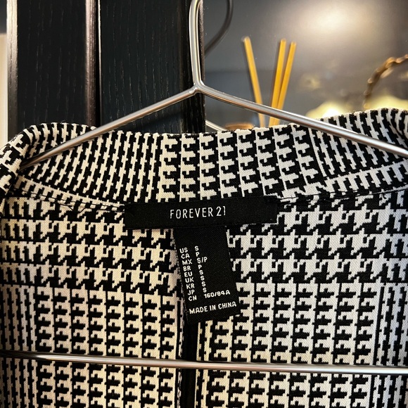 Forever 21 - Oversized Blazer - Picture 2 of 2